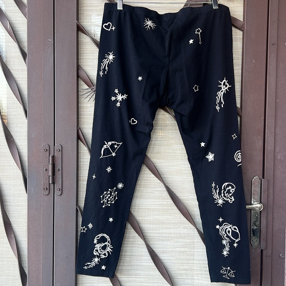 ⭐️ Johnny Was Celestial Embroidered Zodiac Black Leggings EC 🌙